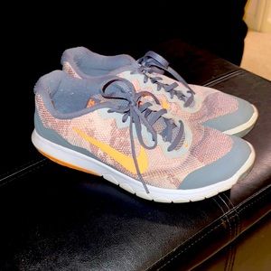 Womens Nike Flex Experience RN4 Tennis Shoes